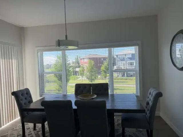 3 Bedroom House Calgary AB 104182488