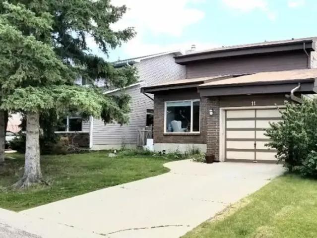 3 Bedroom House Calgary AB 104182511