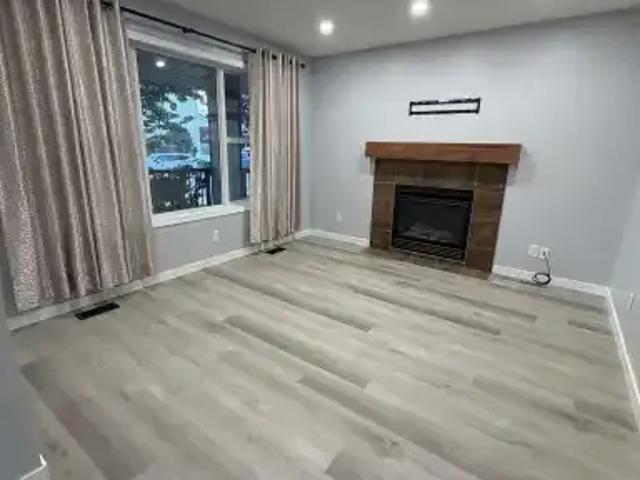 3 Bedroom House Calgary AB 104182995