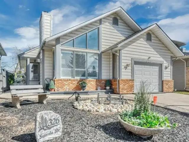3 Bedroom House Calgary AB 104182048