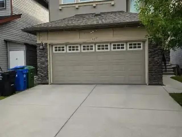 3 Bedroom House Calgary AB 104183078