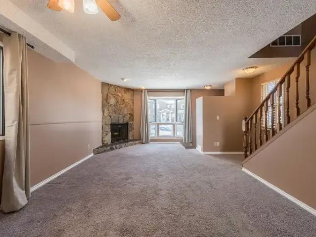 3 Bedroom House Calgary AB 104183316
