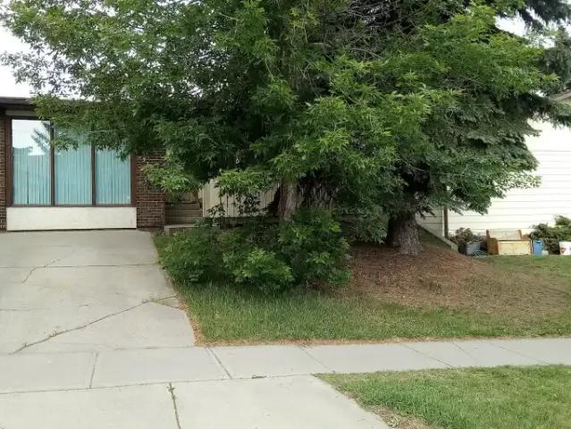 3 Bedroom House Calgary AB 104224434