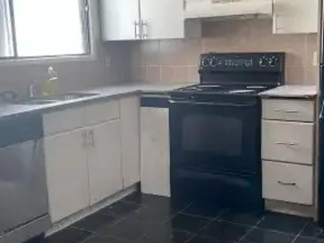 3 Bedroom House Calgary AB 104224465