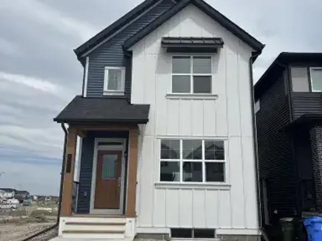3 Bedroom House Calgary AB 104224145