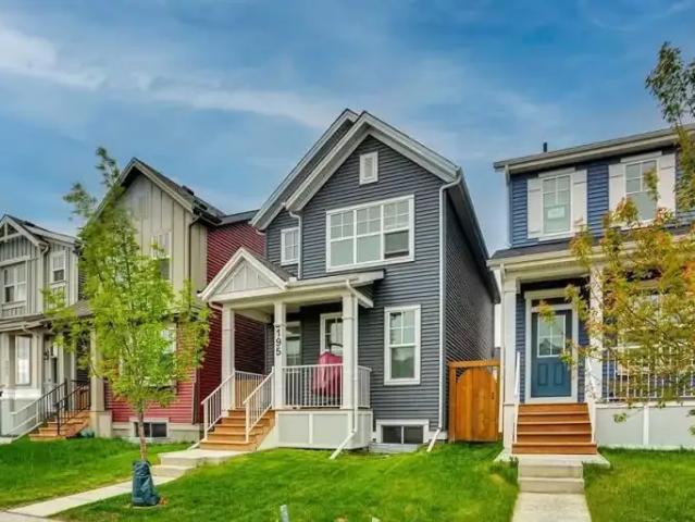 3 Bedroom House Calgary AB 104257101