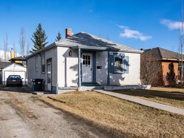 3 Bedroom House Calgary AB 104257181