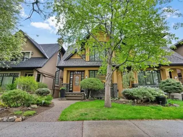 3 Bedroom House Calgary AB 104257302