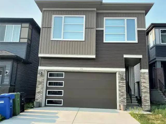 3 Bedroom House Calgary AB 104292186