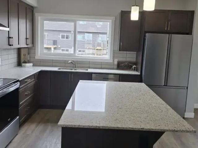 3 Bedroom House Calgary AB 104292246