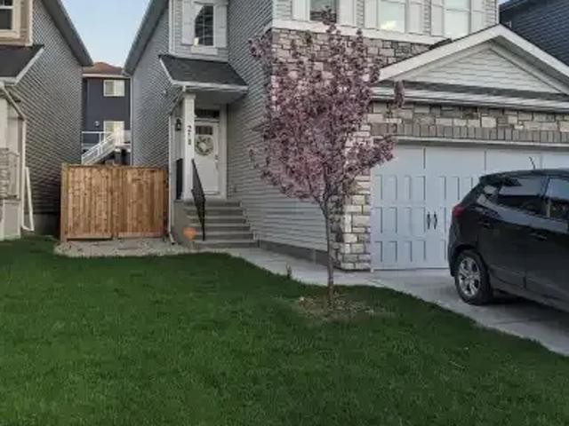 3 Bedroom House Calgary AB 104362671