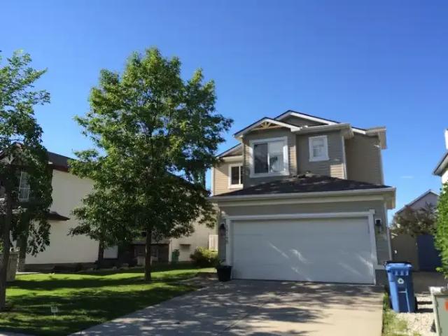 3 Bedroom House Calgary AB 105072192