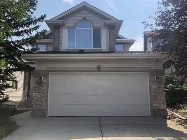 3 Bedroom House Calgary AB 105087934