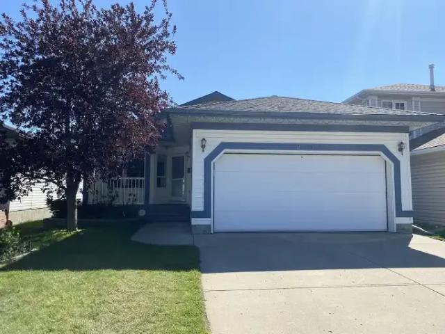 3 Bedroom House Calgary AB 105135574