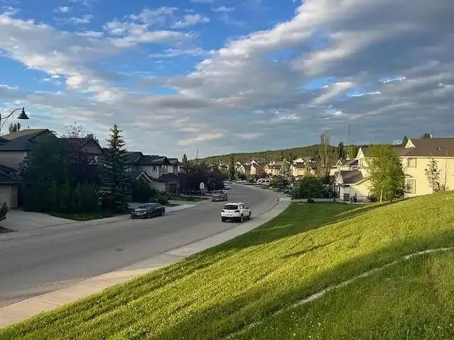 3 Bedroom House Calgary AB 105248750