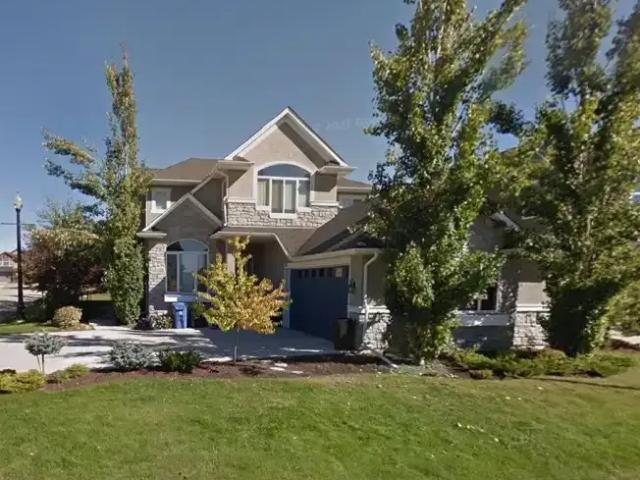 3 Bedroom House Calgary AB 105309109