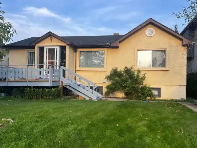 3 Bedroom House Calgary AB 105309344