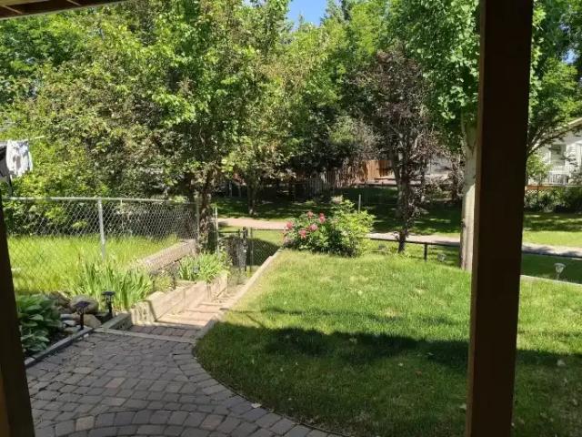 3 Bedroom House Calgary AB 105337528