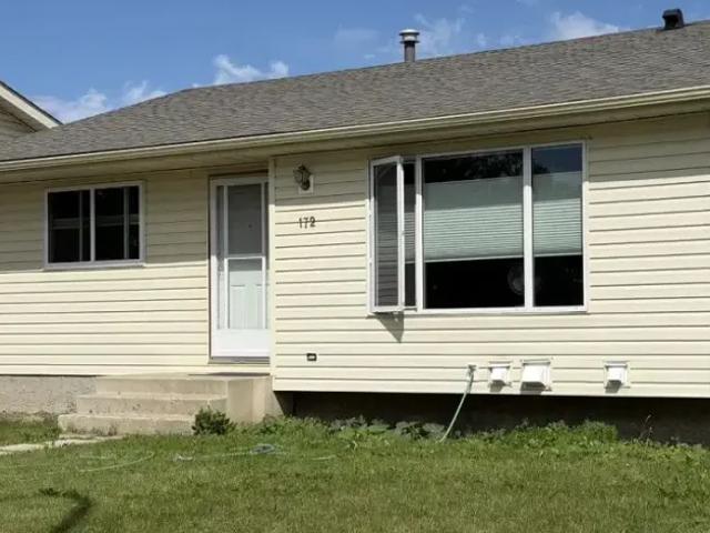 3 Bedroom House Calgary AB 105344978