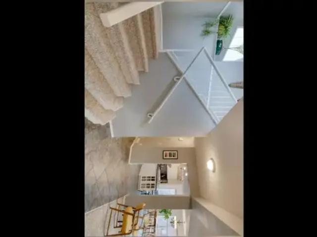 3 Bedroom House Calgary AB 105394700