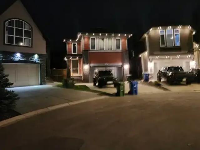 3 Bedroom House Calgary AB LS100974660