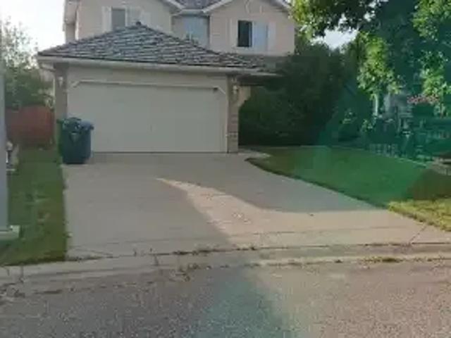 3 Bedroom House Calgary AB LS101107140