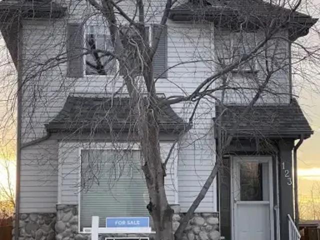 3 Bedroom House Calgary AB LS101687702