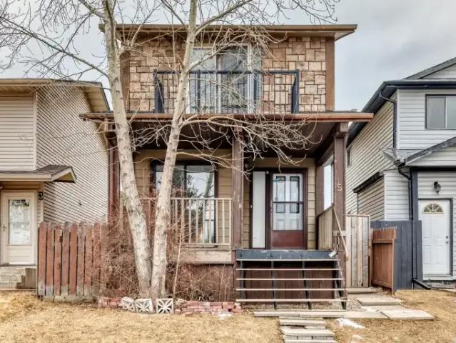 3 Bedroom House Calgary AB LS102204164