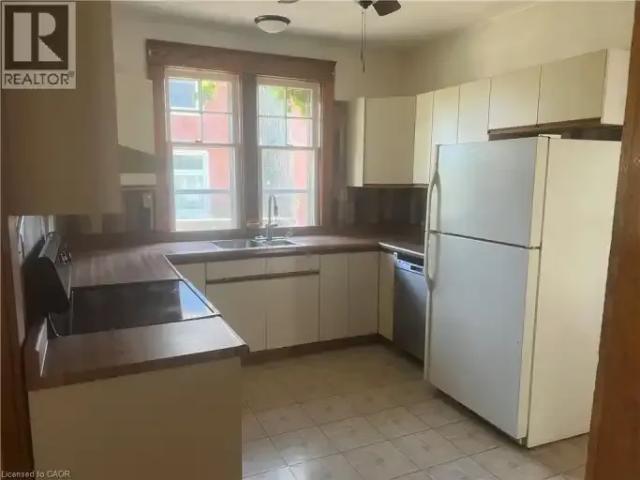 3 Bedroom House Cambridge ON LS102847366