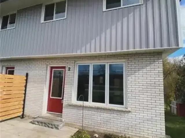 3 Bedroom House Cambridge ON 104322353