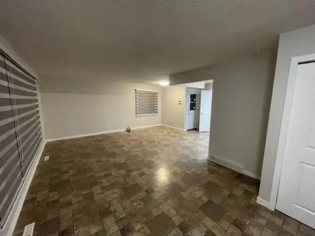3 Bedroom House Camrose AB LS101475666