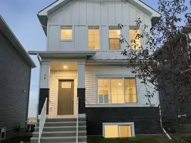 3 Bedroom House Chestermere AB 104179364