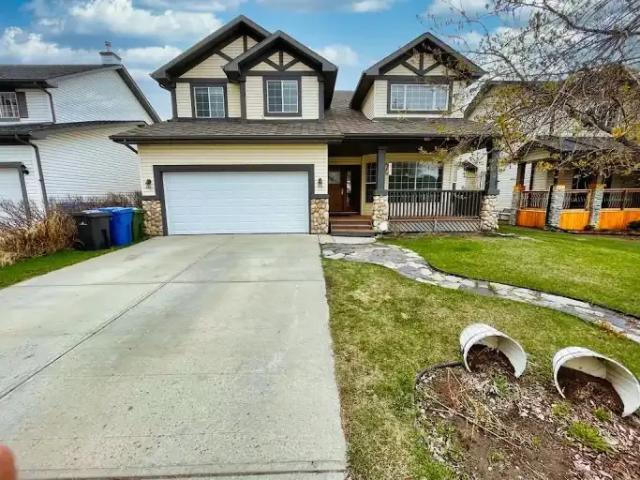 3 Bedroom House Chestermere AB 102366532