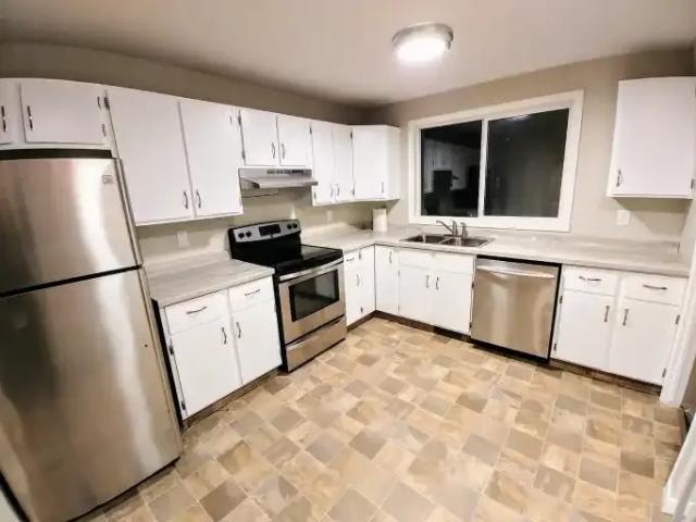 3 Bedroom House Airdrie AB 104182735