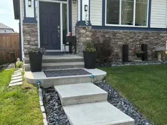 3 Bedroom House Airdrie AB 105118877