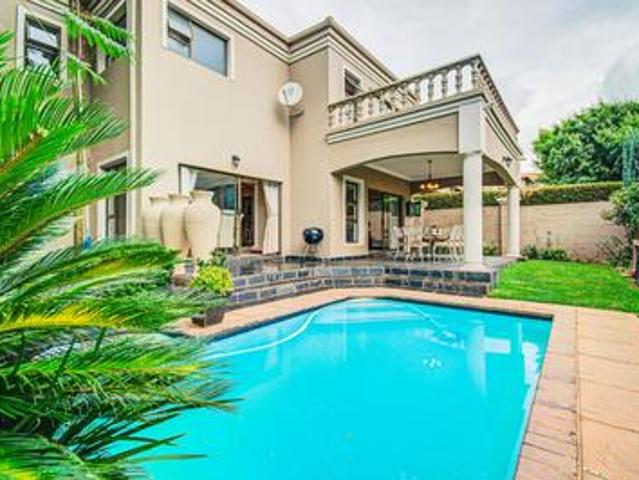 3 bedroom house available on the mar.