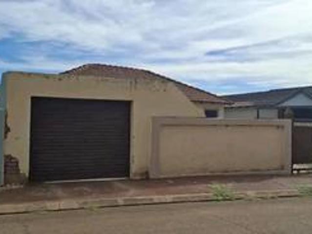 3 bedroom house available for rental.