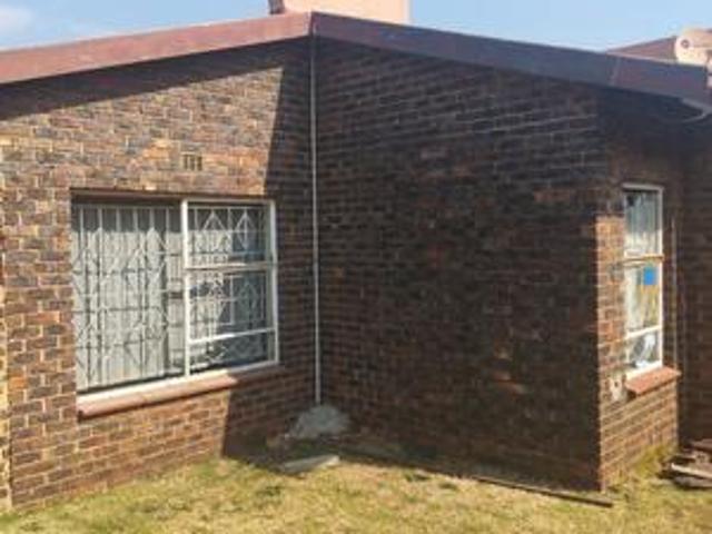3 bedroom house available in mid enn.