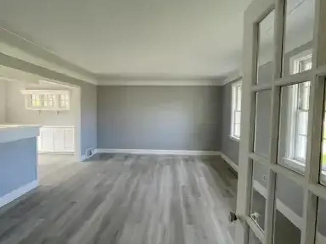 3 Bedroom House Burlington ON 102578724