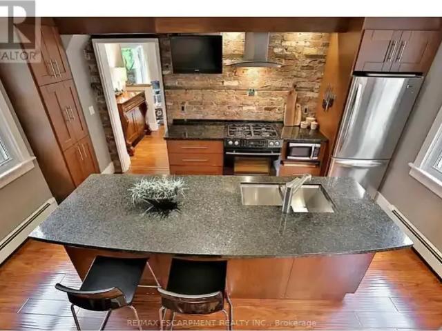 3 Bedroom House Burlington ON 102883577