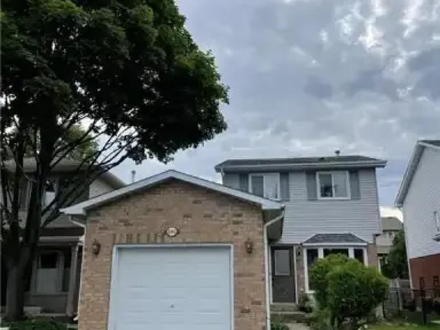 3 Bedroom House Burlington ON 103487433