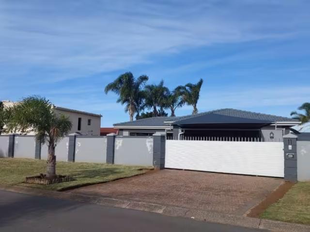 3 Bedroom House Gonubie Gonubie 103176876
