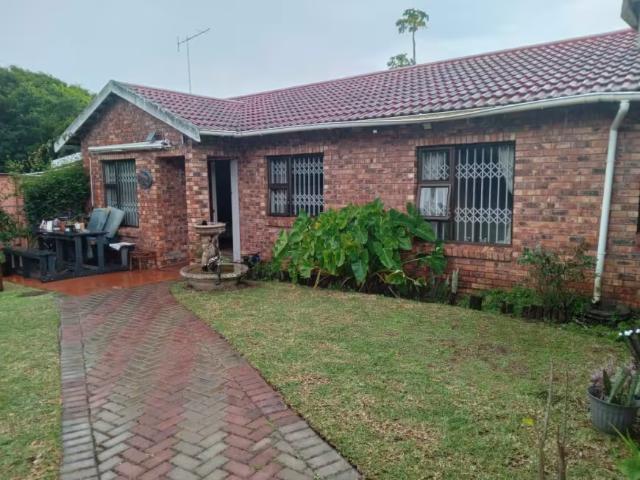 3 Bedroom House Gonubie Gonubie 103177692