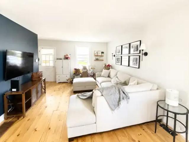 3 Bedroom House Gananoque ON LS102518762