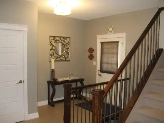 3 Bedroom House Edmonton AB 104180643