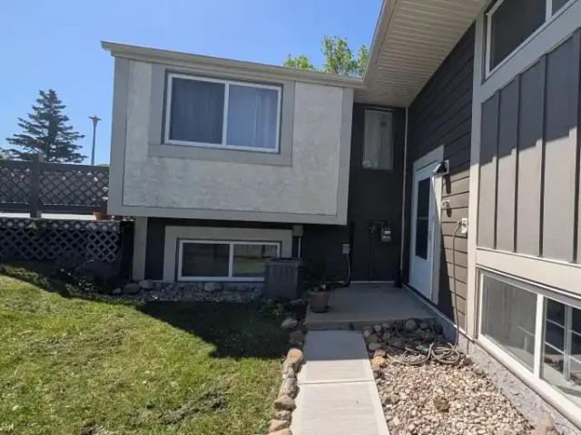3 Bedroom House Edmonton AB 104181802