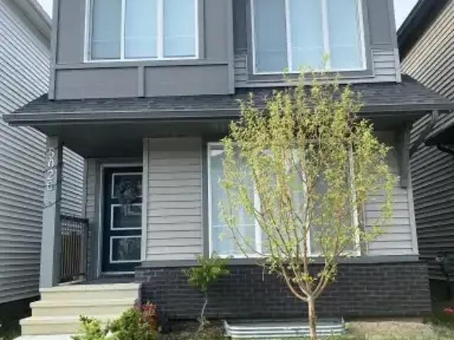 3 Bedroom House Edmonton AB 104182252