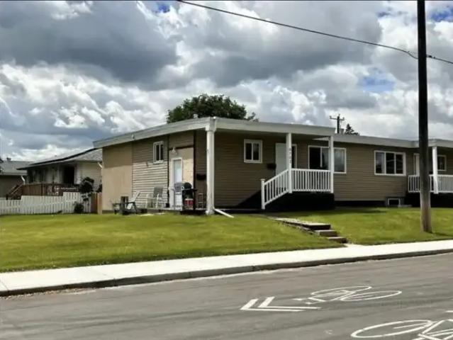 3 Bedroom House Edmonton AB 104182941