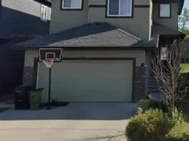3 Bedroom House Edmonton AB 104322324