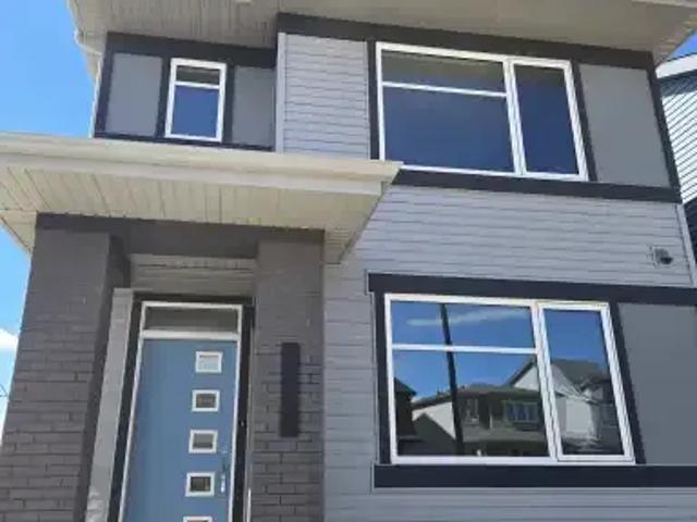 3 Bedroom House Edmonton AB 104362519